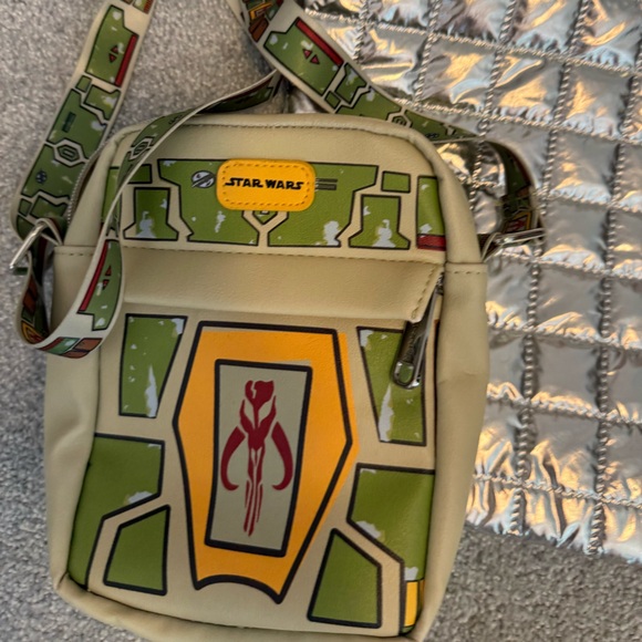 Bundle of SPACE BAGS! Silver Quilted Clinique Tote & Star Wars Crossbody lot - Picture 4 of 4